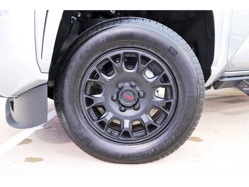 Used 2025 Toyota Tacoma SR5 image 29