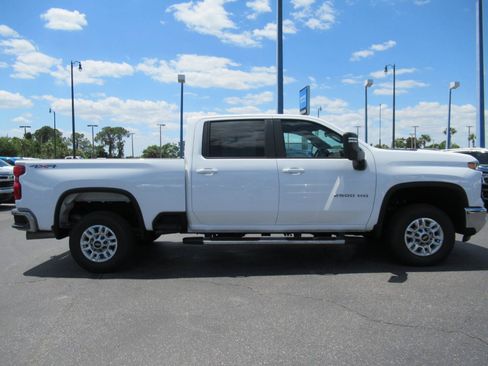 Certified 2025 Chevrolet Silverado 2500 LT w/ Convenience Package AWD/4WD image 4