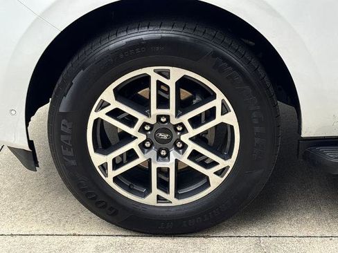 Certified 2025 Ford Expedition Active image 12