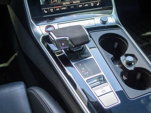 Used 2021 Audi RS 6 AWD/4WD image 21