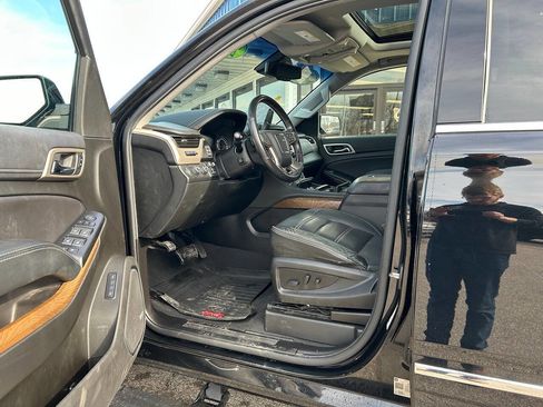 Used 2019 GMC Yukon Denali w/ Denali Ultimate Package image 10