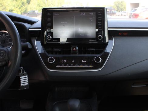 Used 2022 Toyota Corolla LE w/ Carpet Mat Package (TMS) FWD image 13