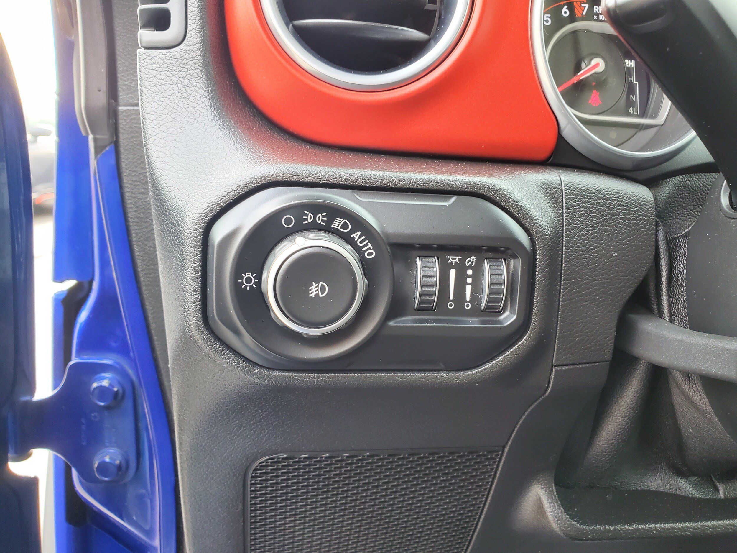 Used 2018 Jeep Wrangler Unlimited Rubicon AWD/4WD image 10