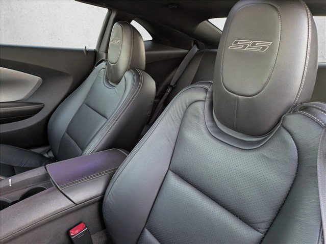 Used 2010 Chevrolet Camaro SS w/ RS Package RWD image 11