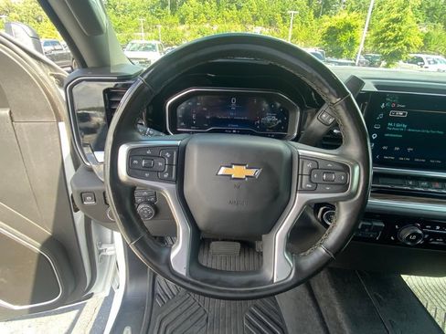 Used 2025 Chevrolet Silverado 2500 LT AWD/4WD image 13