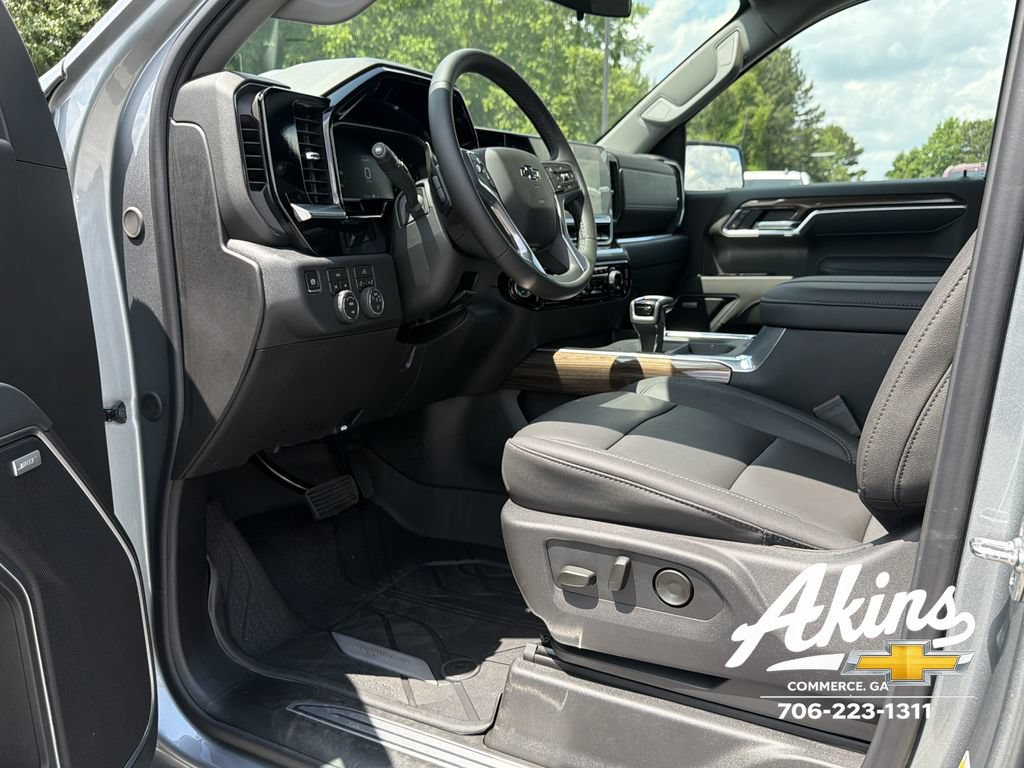 New 2026 Chevrolet Silverado 1500 RST w/ Redline Edition AWD/4WD image 6