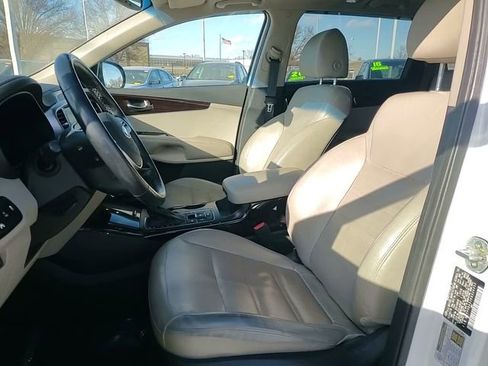 Used 2019 Kia Sorento EX w/ EX Touring Package image 10