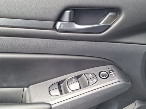 Certified 2025 Nissan Altima 2.5 S FWD image 17