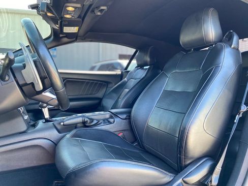 Used 2019 Ford Mustang Premium RWD image 23