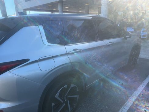 Used 2023 Mitsubishi Outlander SEL image 4