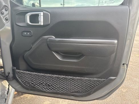 Used 2022 Jeep Wrangler Unlimited Sport image 31