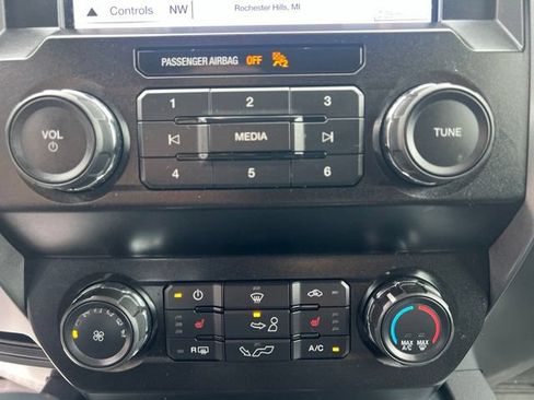 Used 2019 Ford F150 XLT w/ Equipment Group 302A Luxury AWD/4WD image 27