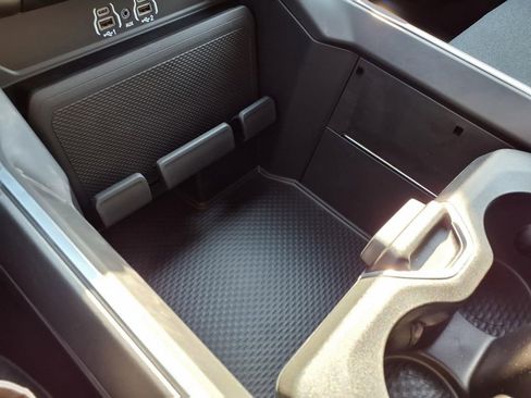 New 2026 RAM 1500 Express AWD/4WD image 10