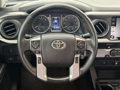 Used 2021 Toyota Tacoma SR5 RWD image 11