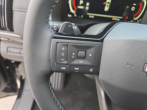 New 2026 Nissan Pathfinder SL AWD/4WD image 9