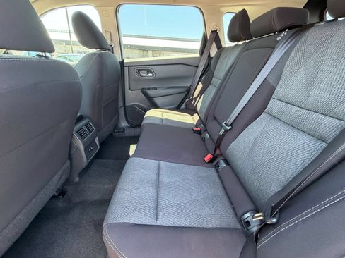 Used 2025 Nissan Rogue SV AWD/4WD image 25