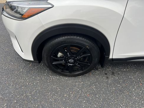 Certified 2024 Nissan Kicks SR w/ SR Premium Package image 10
