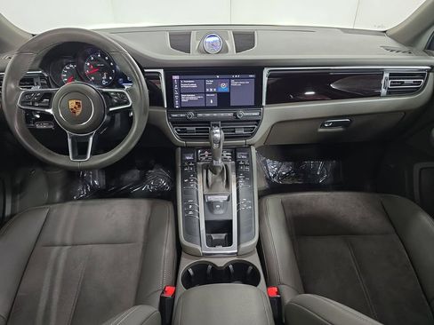 Certified 2019 Porsche Macan image 13