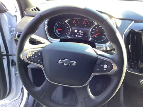 Used 2023 Chevrolet Traverse RS image 18