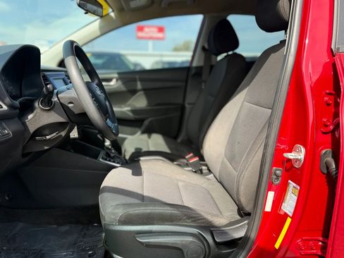 Used 2020 Hyundai Accent SE image 33