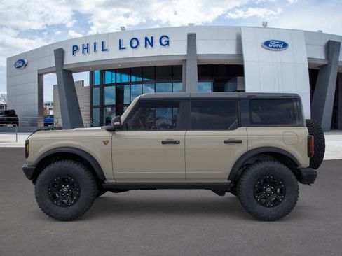 New 2025 Ford Bronco Badlands image 3