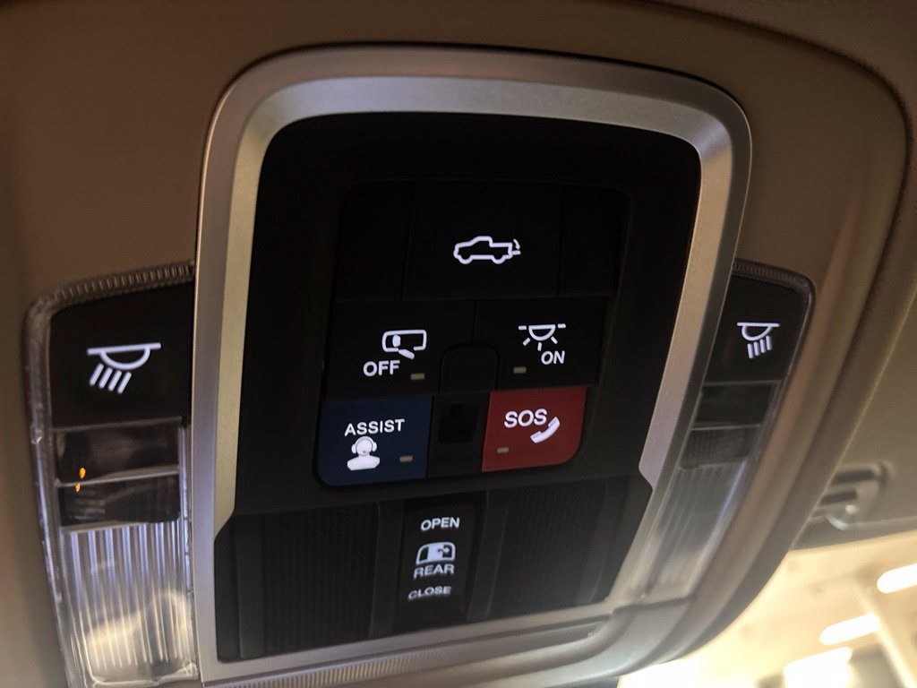 Used 2021 RAM 1500 Laramie AWD/4WD image 23