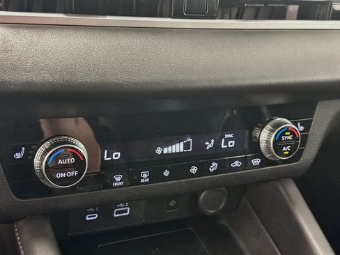 Used 2024 Mitsubishi Outlander SE AWD/4WD image 24
