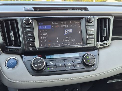 Used 2018 Toyota RAV4 Limited w/ Advanced Technology Package AWD/4WD image 18