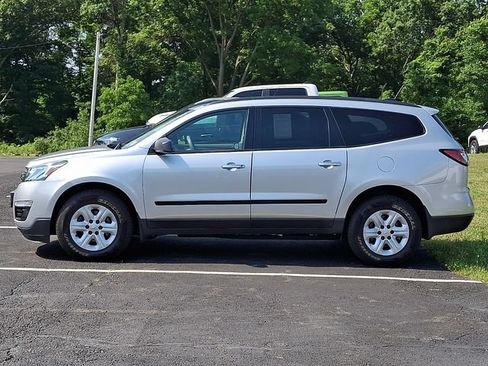 Used 2017 Chevrolet Traverse LS AWD/4WD image 3