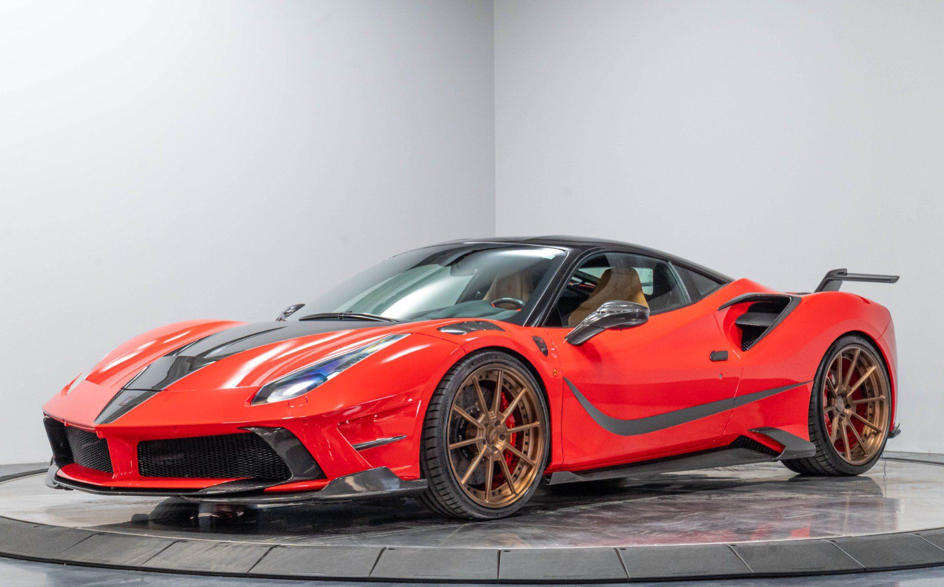 Used 2016 Ferrari 488 GTB RWD image 2