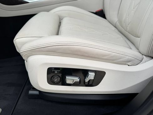 Used 2024 BMW ALPINA XB7 AWD/4WD image 29