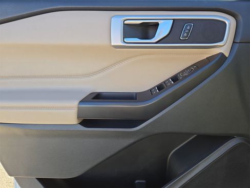 Used 2020 Ford Explorer XLT w/ Equipment Group 202A image 15