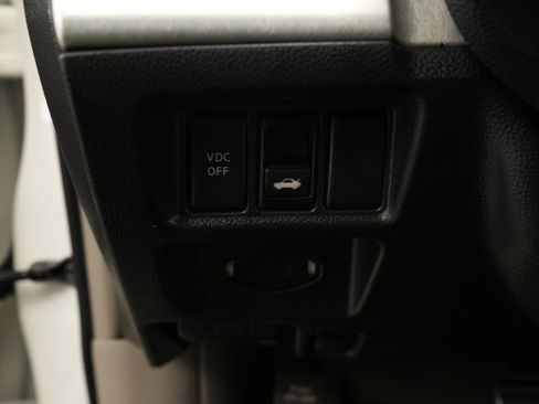 Used 2009 INFINITI G37 x Sedan w/ Premium Pkg AWD/4WD image 32