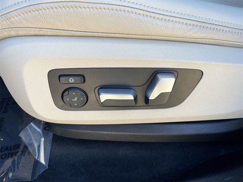 Used 2022 BMW X5 xDrive40i w/ Premium Package image 22