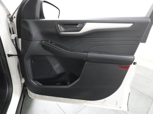 Certified 2022 Ford Escape SE w/ SE Sport Appearance Package image 30