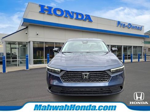 Used 2025 Honda Accord SE image 2