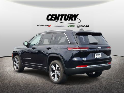 Used 2023 Jeep Grand Cherokee Limited w/ Luxury Tech Group II AWD/4WD image 6