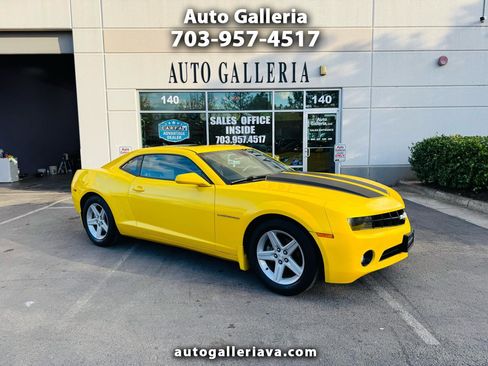 Used 2011 Chevrolet Camaro LT image 1