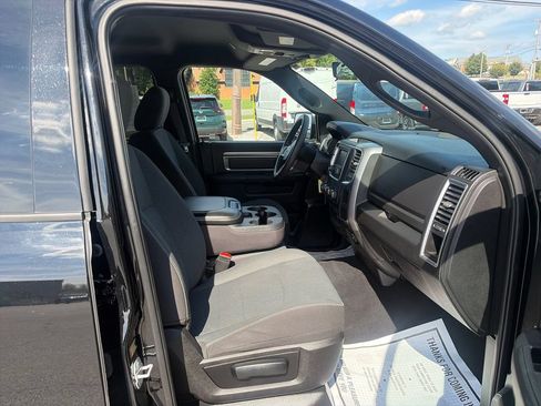 Used 2024 RAM 1500 Warlock AWD/4WD image 40