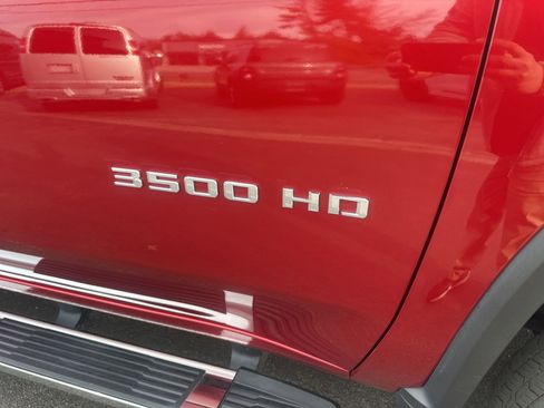 Used 2024 Chevrolet Silverado 3500 LT w/ Convenience Package AWD/4WD image 13