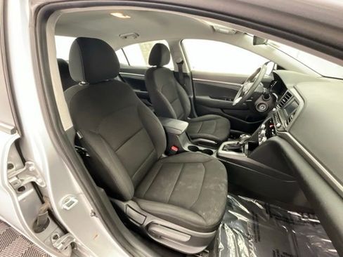 Used 2020 Hyundai Elantra SE w/ Cargo Package (C1) FWD image 13
