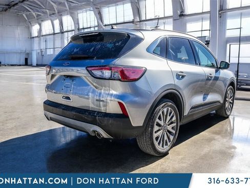 Used 2022 Ford Escape Titanium image 32
