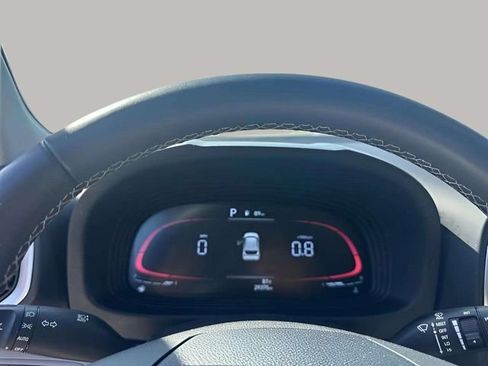 Used 2025 Hyundai Venue SEL FWD image 5
