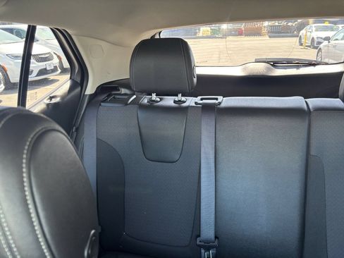 Used 2025 Buick Encore GX Preferred FWD image 40