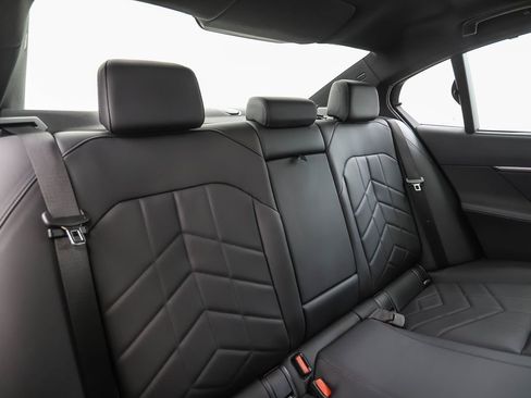 Certified 2025 BMW i5 xDrive40 w/ M Sport Package image 28