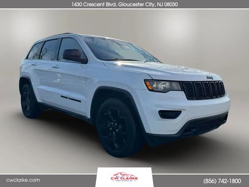 Used 2018 Jeep Grand Cherokee Laredo image 3