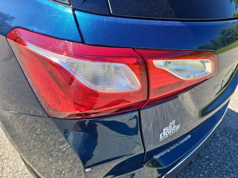 Used 2020 Chevrolet Equinox LT AWD/4WD image 11