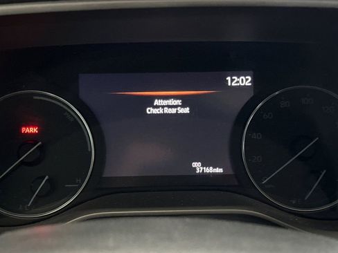 Used 2023 Toyota Sienna Limited image 25