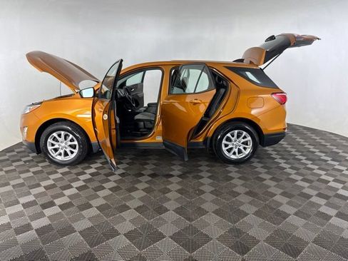 Used 2018 Chevrolet Equinox LS FWD image 11