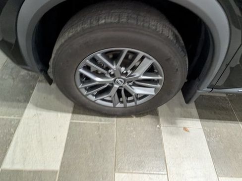 Used 2023 Nissan Rogue S AWD/4WD image 7
